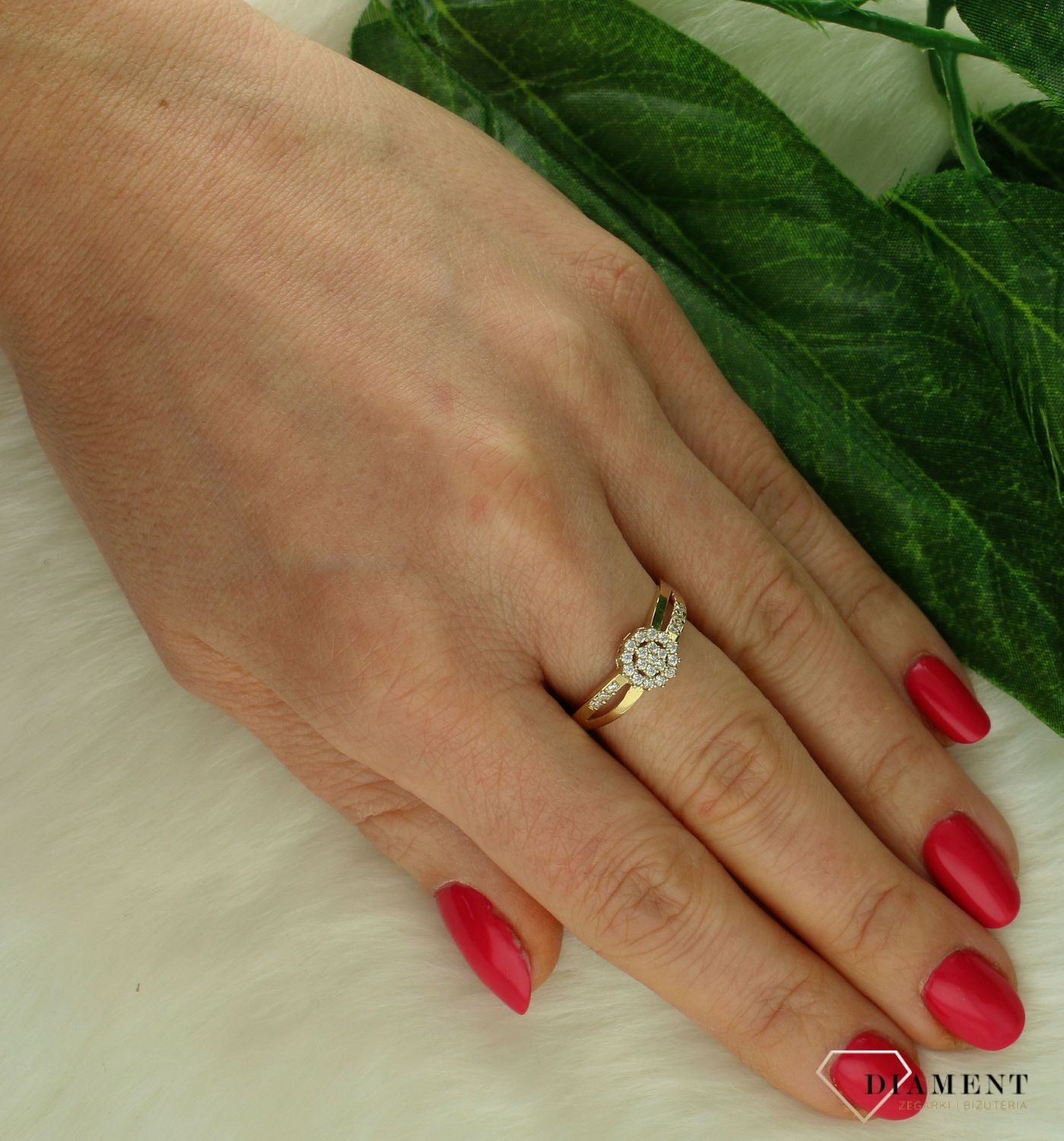 Złoty pierścionek damski 375 zaręczynowy PI 2028F 375.jpg